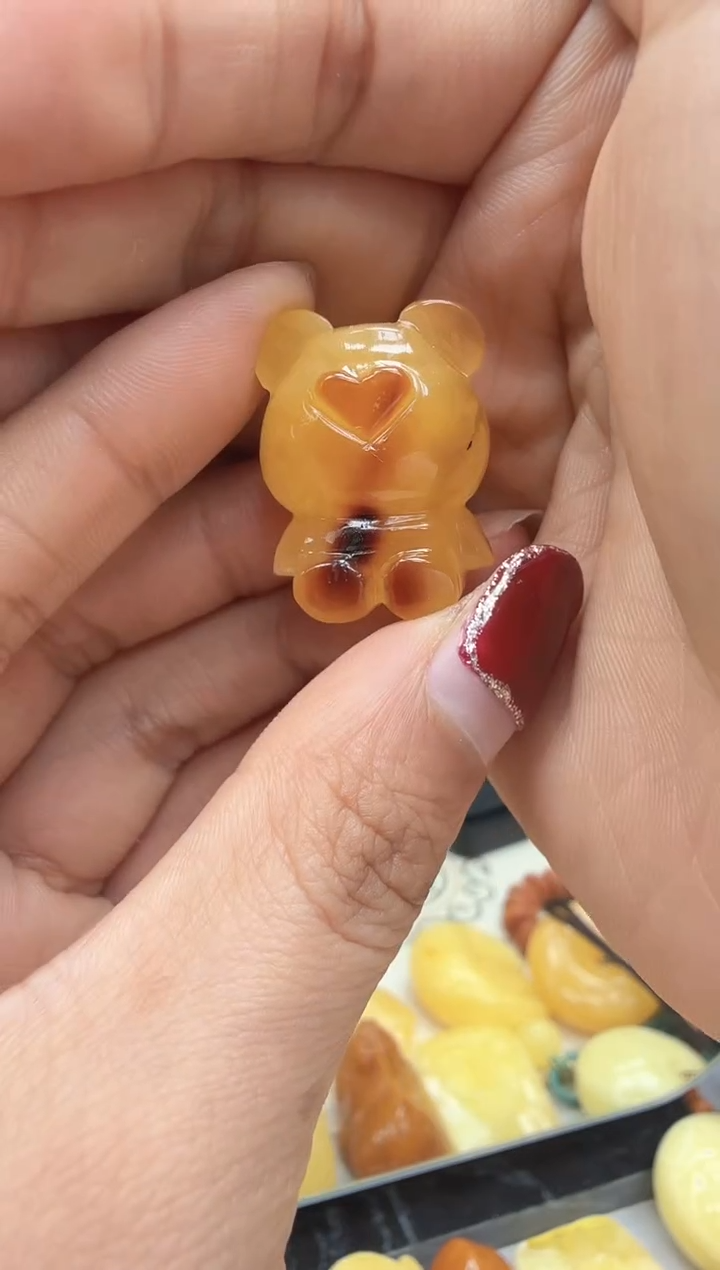 【闪购商品】琥珀裸石未镶嵌小熊