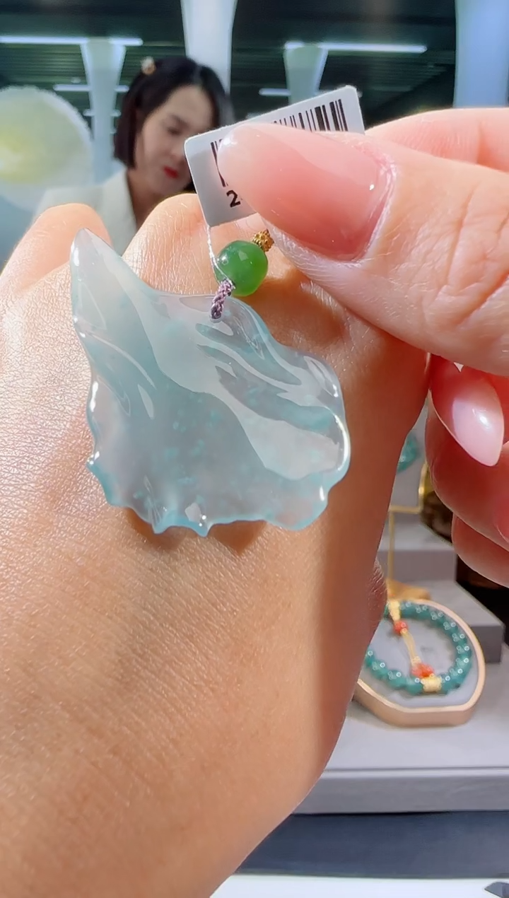 【闪购商品】翡翠吊坠(不含链)未镶嵌鱼