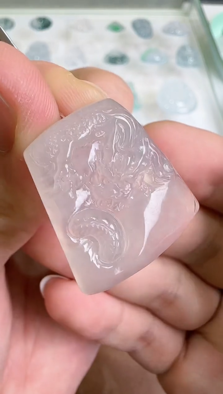 【闪购商品】翡翠未镶嵌吊坠(不含链)··