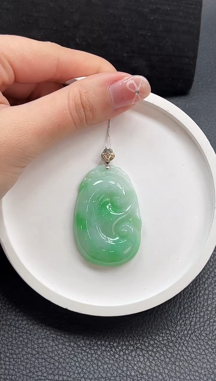 【闪购商品】翡翠颈饰18K金镶嵌如意