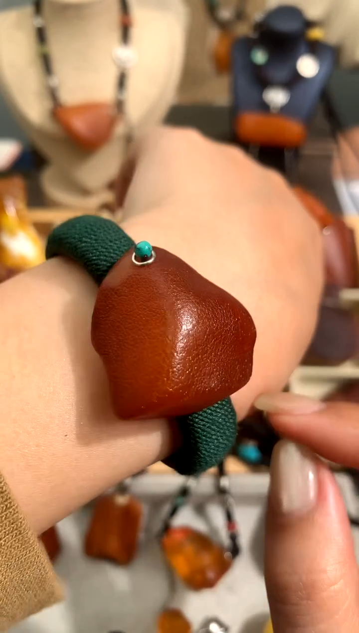 【闪购商品】蜜蜡裸石未镶嵌似玉