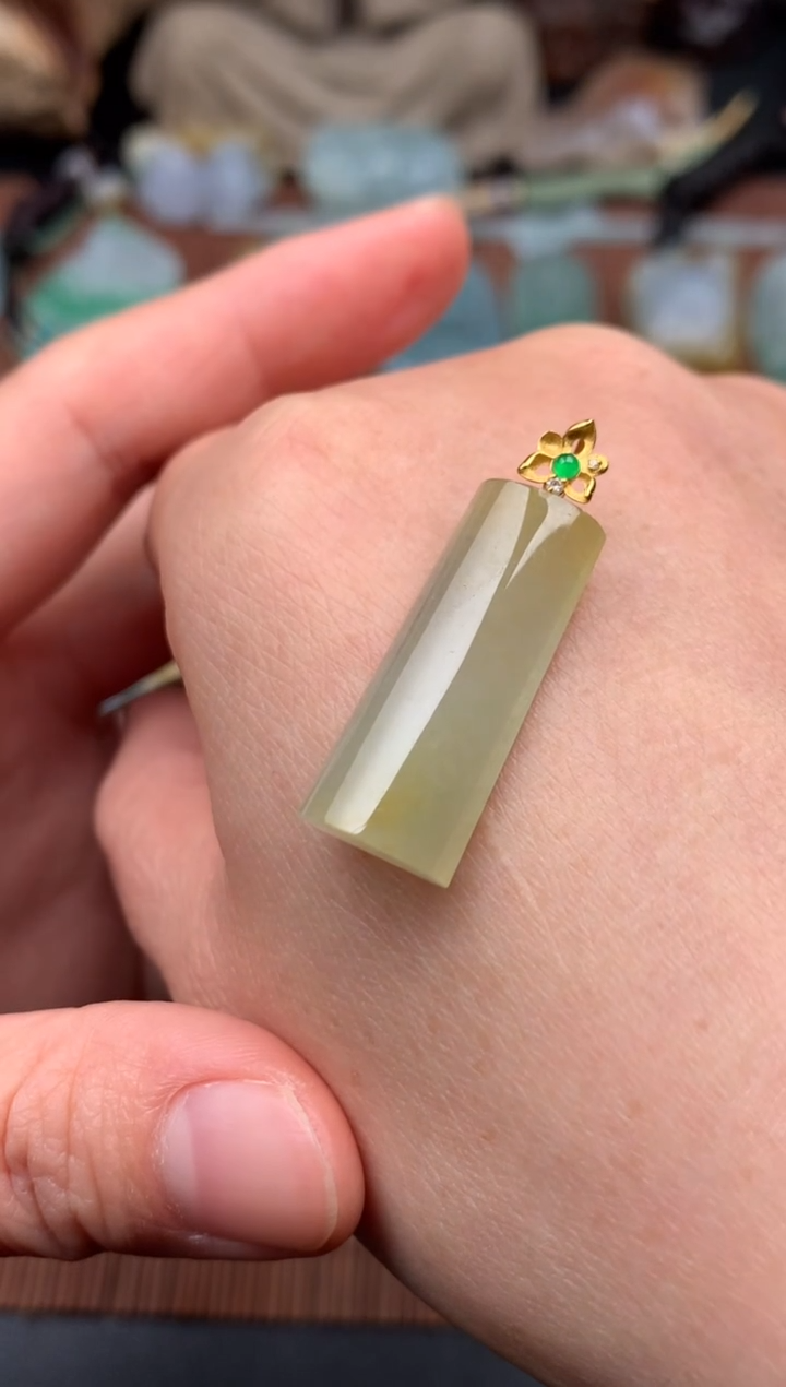 吊坠(不含链)18K金镶嵌翡翠吊坠