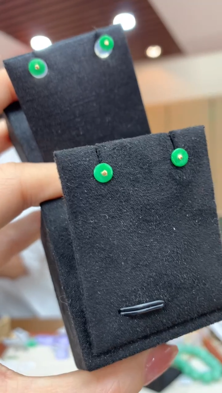 18K金镶嵌翡翠耳饰耳钉多样性发货1对