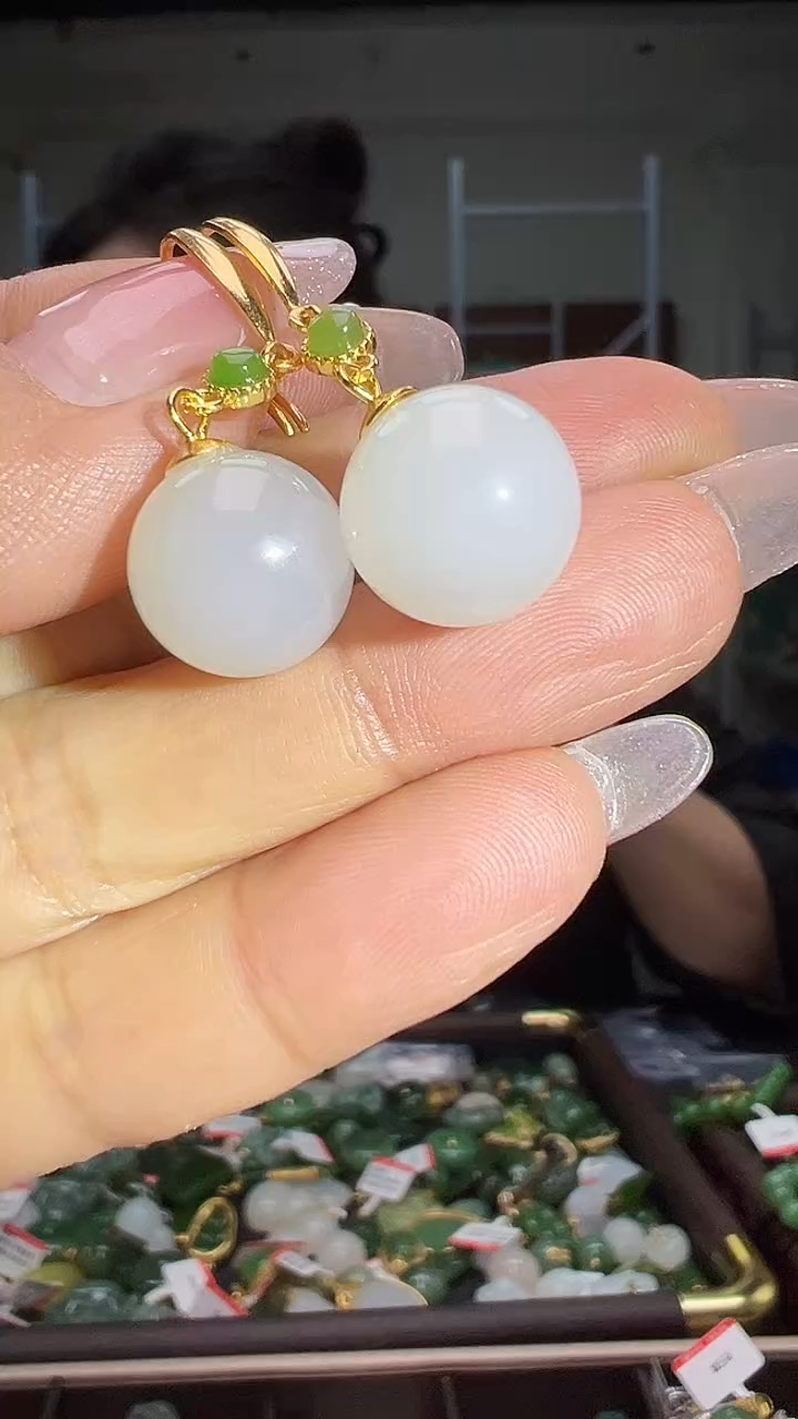 颈饰银S925镶嵌和田玉（多样性发货.发其一)12.11.86