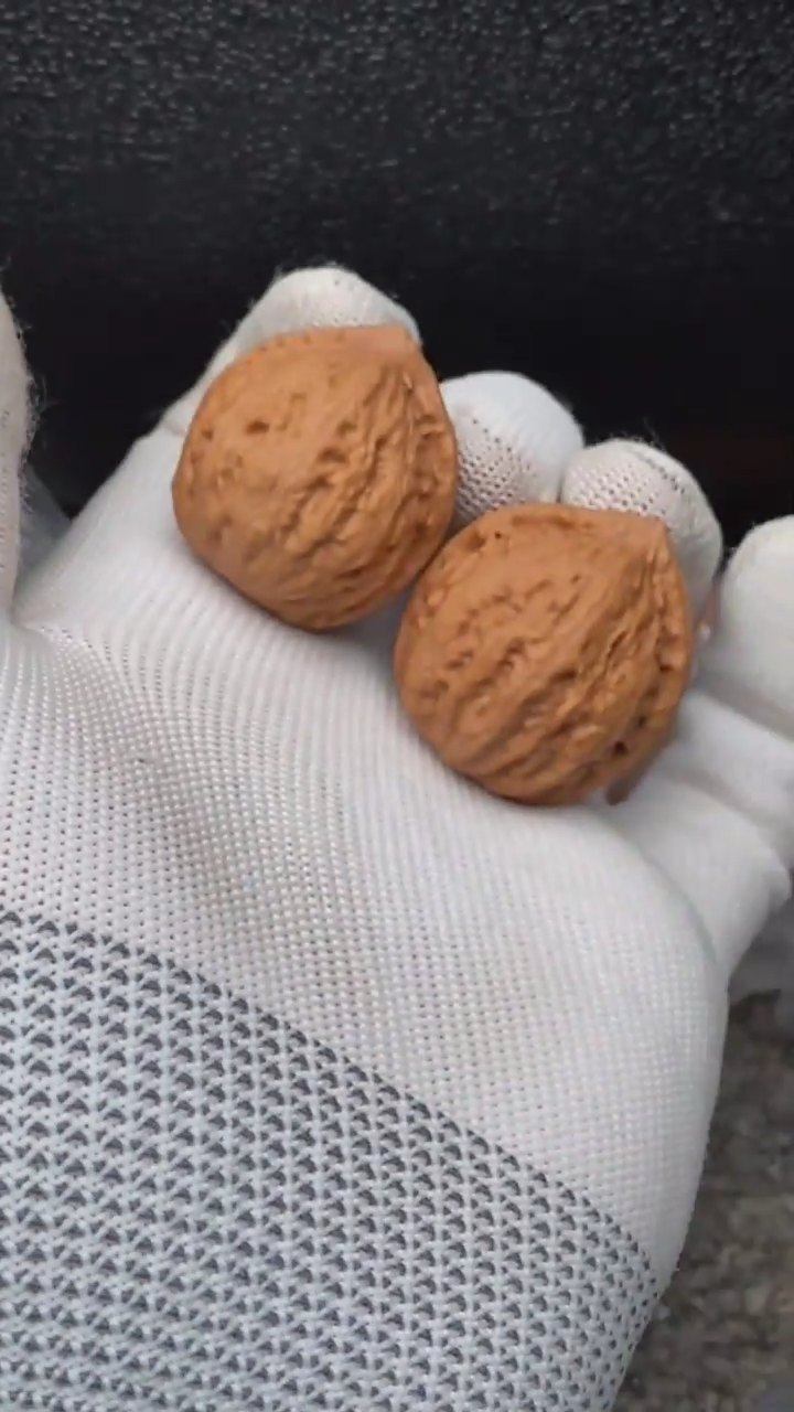 【闪购商品】文玩核桃把件桃心