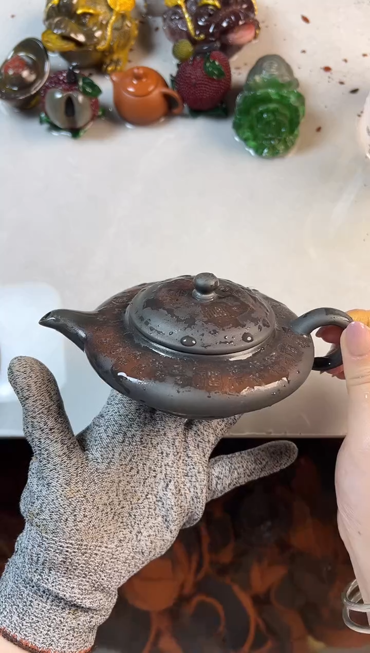 紫陶刻绘百福扁壶