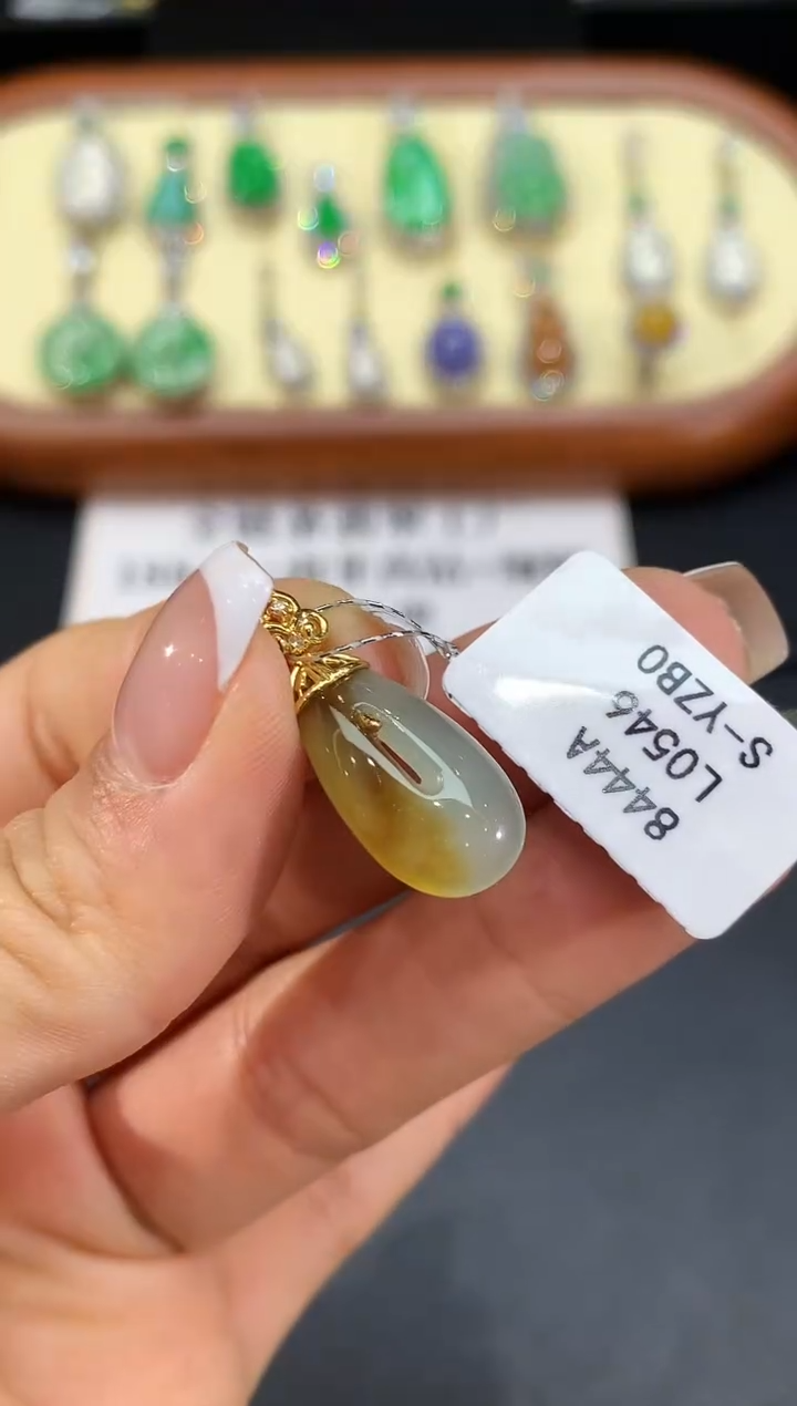 【闪购商品】翡翠吊坠(不含链)18K金镶嵌L0546