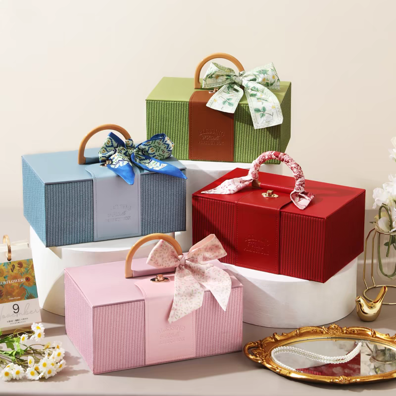 轻奢皮质手提伴郎伴娘高档礼盒套装生日高级感伴手礼手提皮盒包装