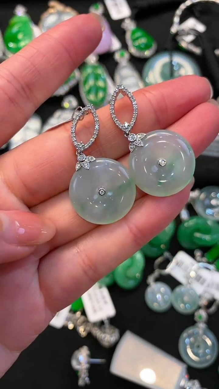 【闪购商品】翡翠吊坠(不含链)18K金镶嵌耳钉