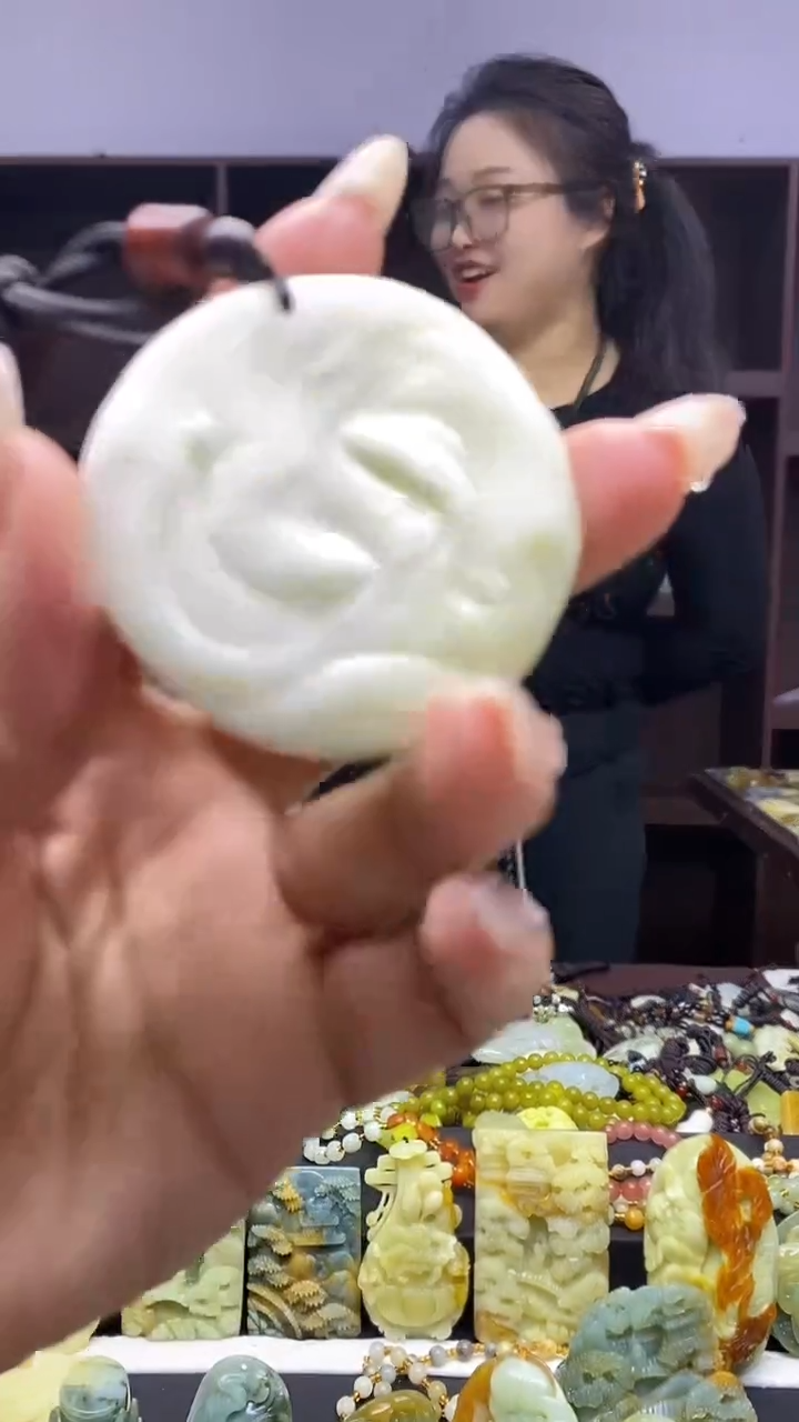 未镶嵌岫玉挂件 