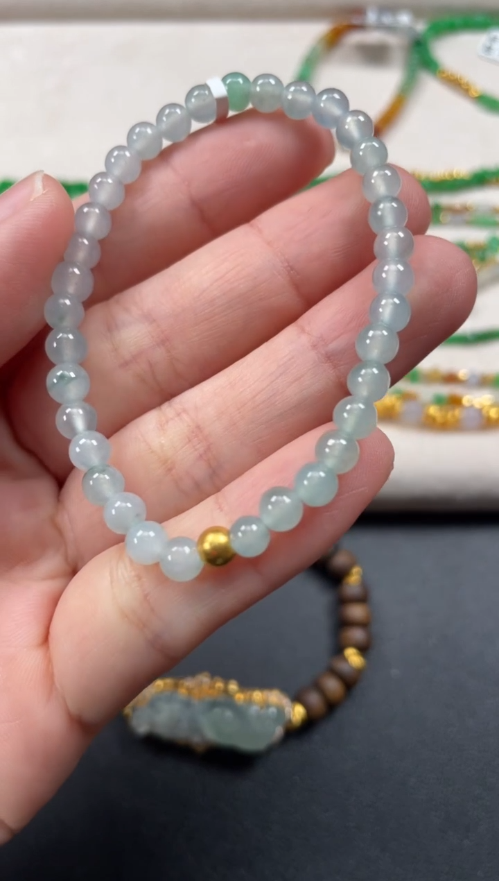 足金镶嵌手串翡翠一条   P321