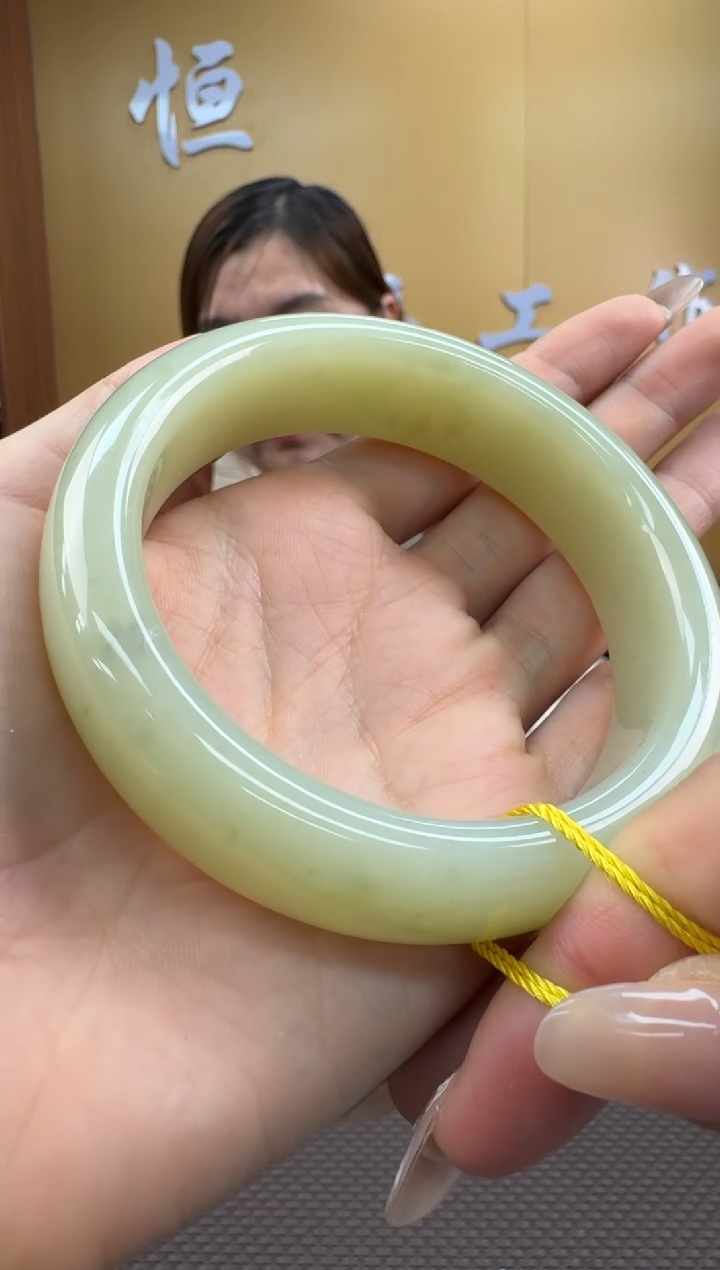 【闪购商品】和田玉手镯未镶嵌65