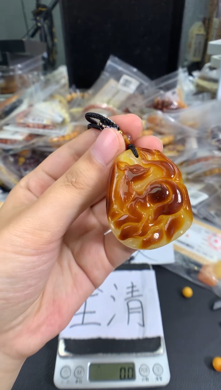 琥珀未镶嵌珠宝奇石1