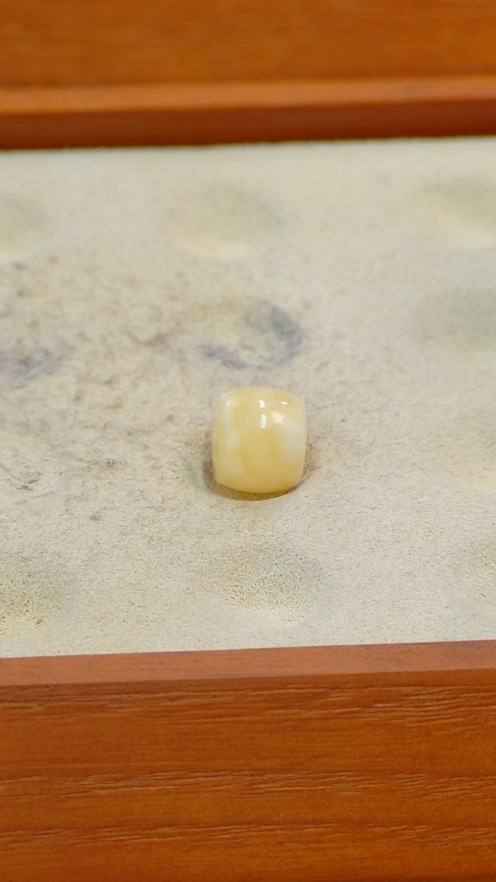 【闪购商品】蜜蜡裸石未镶嵌俄料9.4*7.8MM