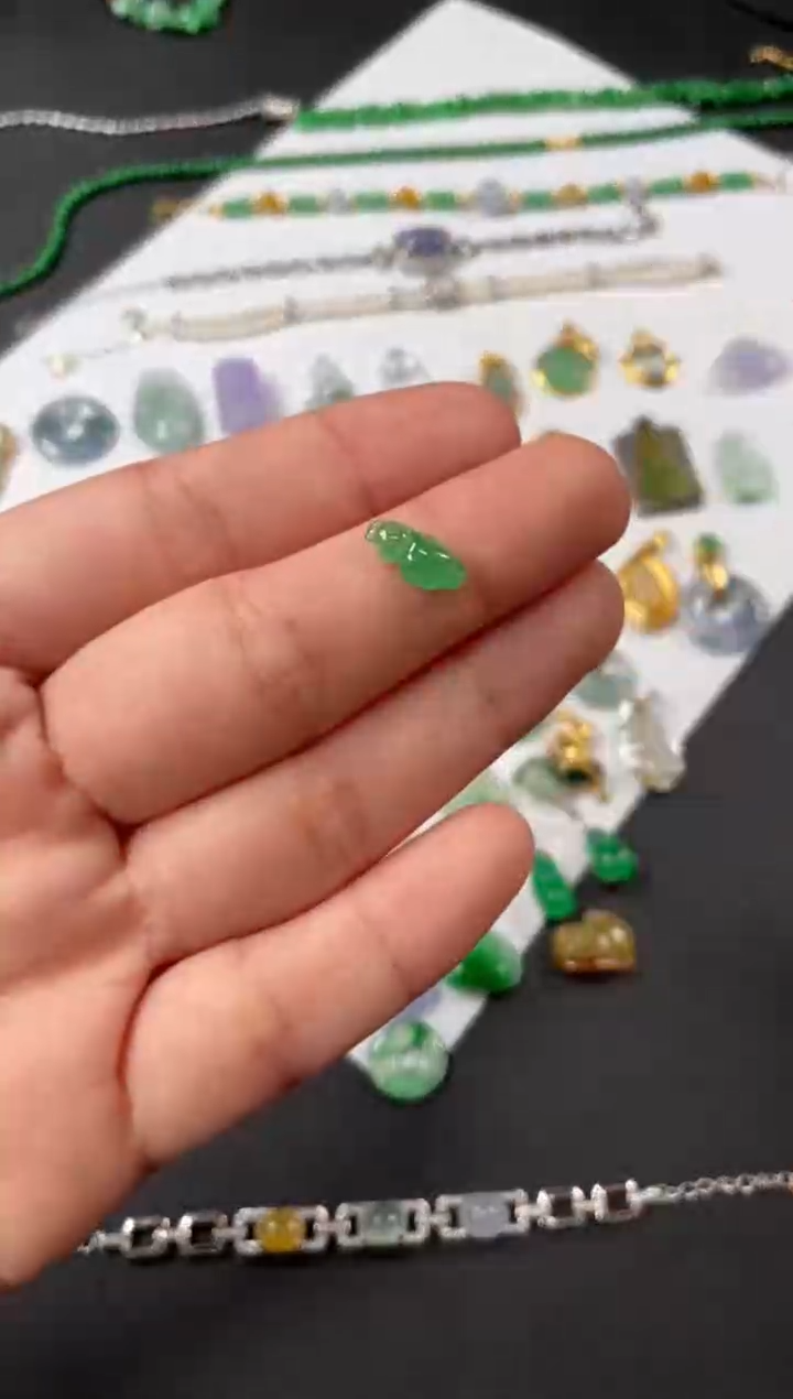 翡翠18K金镶嵌吊坠(不含链)一个    P568