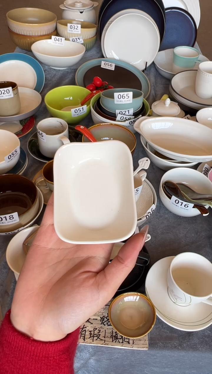 新骨瓷099瑕疵暖白4 寸长方酱碟