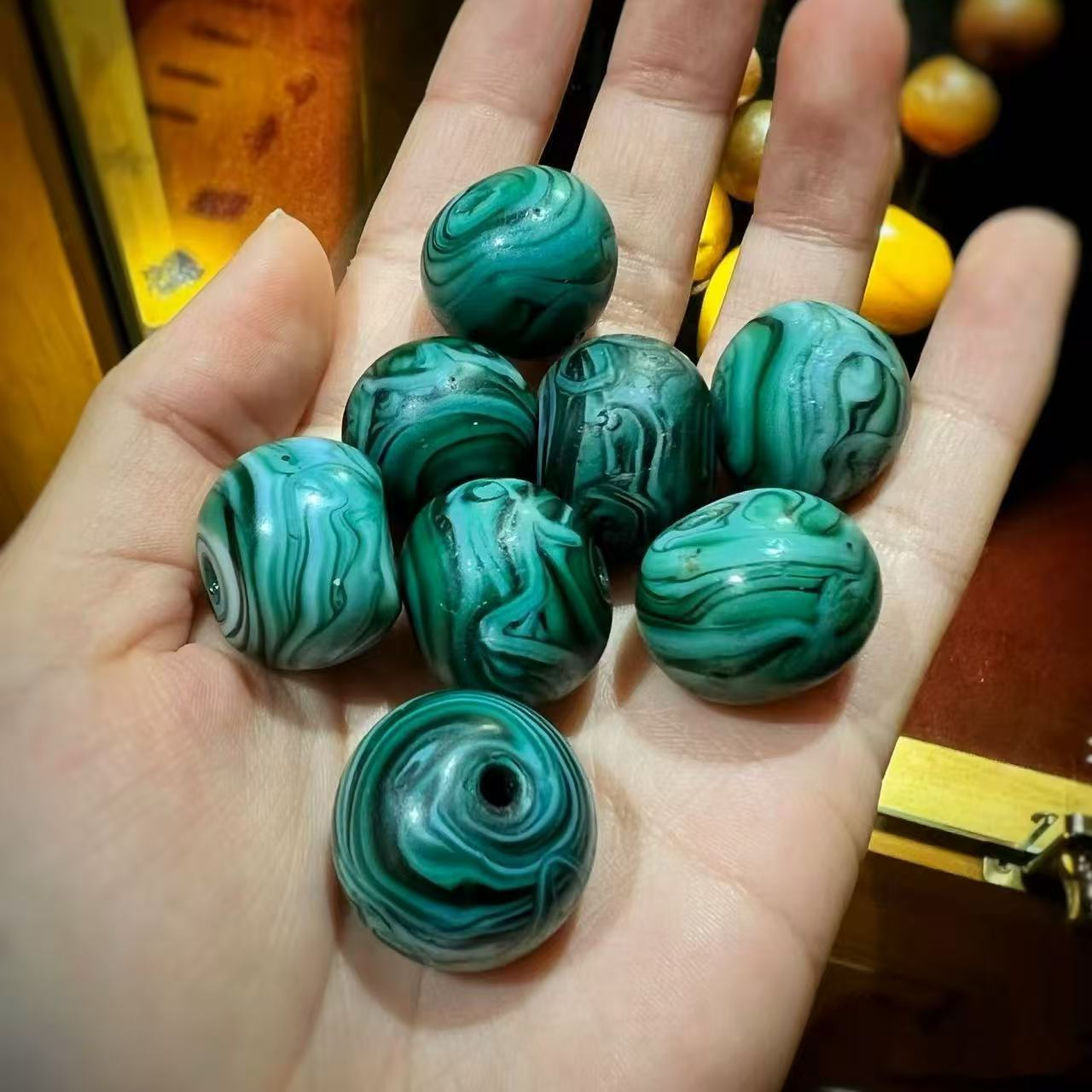 藏地手工艺搅胎琉璃吊坠