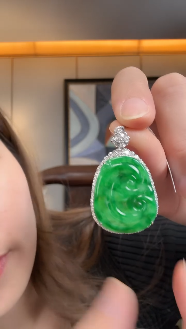 颈饰18K金镶嵌翡翠349如意一个