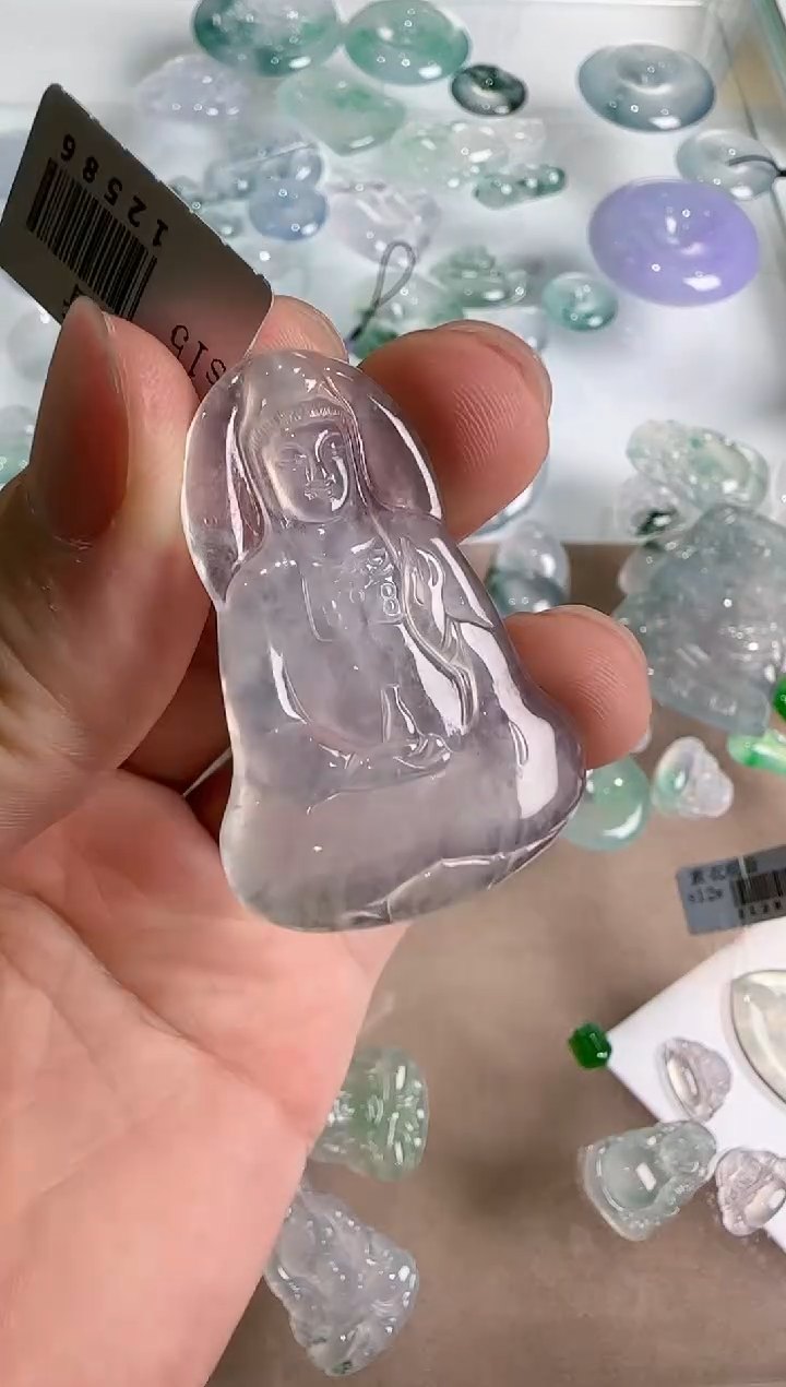 【闪购商品】翡翠吊坠(不含链)未镶嵌··