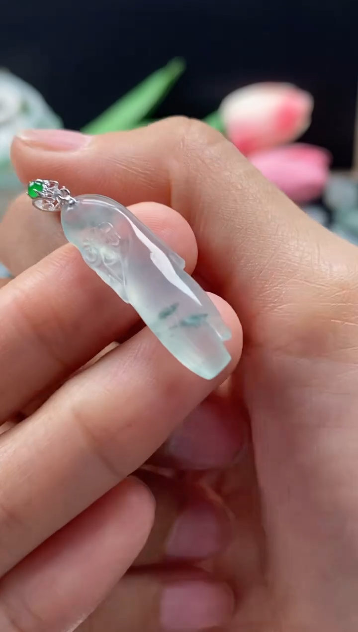 【闪购商品】翡翠颈饰18K金镶嵌翡翠冰飘花裸石吊坠