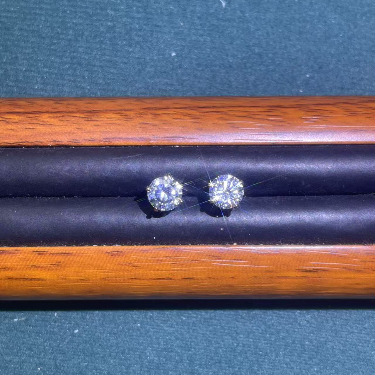 s9031玫色四爪耳钉多样性发货