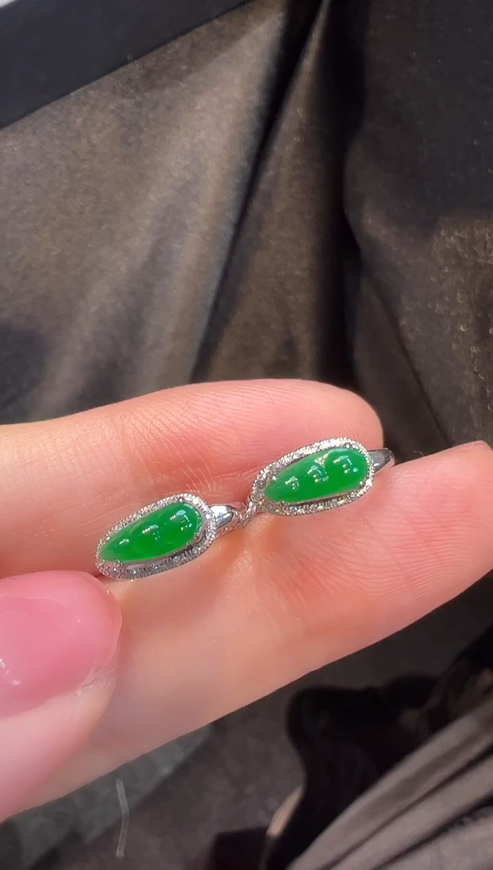 18K金镶嵌翡翠耳饰L6