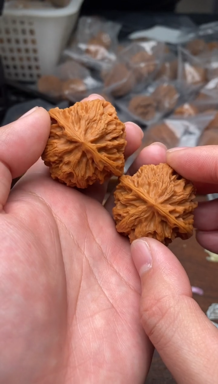 【闪购商品】文玩核桃把件G83号40尺苹果