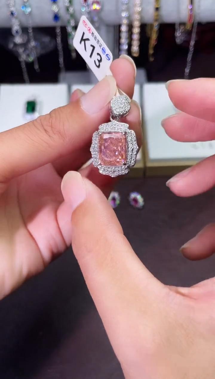 合金合成钻石芬达吊坠