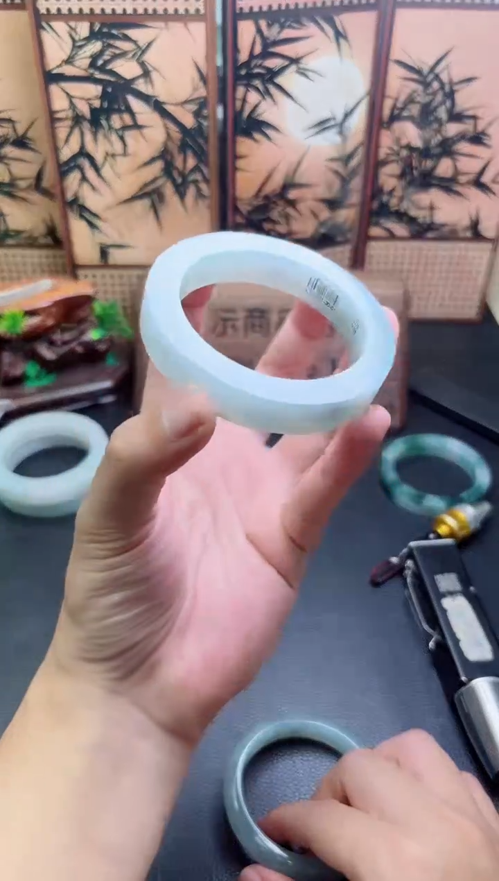 定制翡翠手镯未镶嵌腊**哥手镯定制