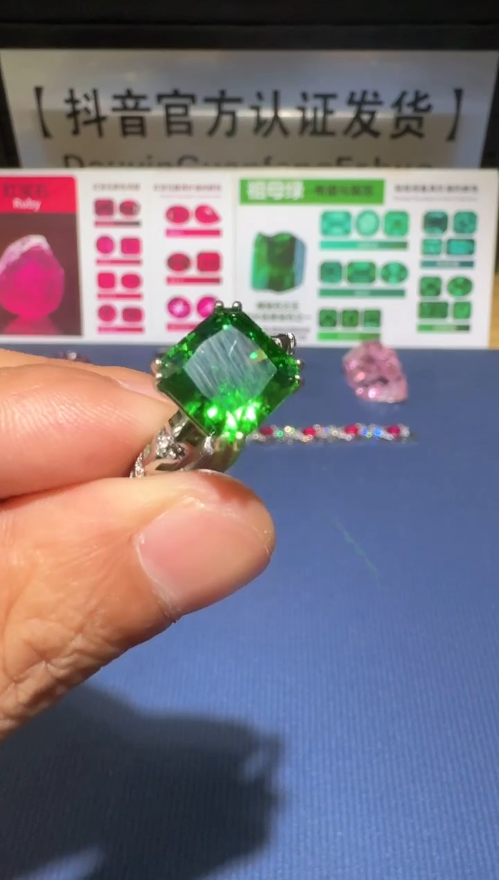 祖母绿戒指银S925镶嵌.....