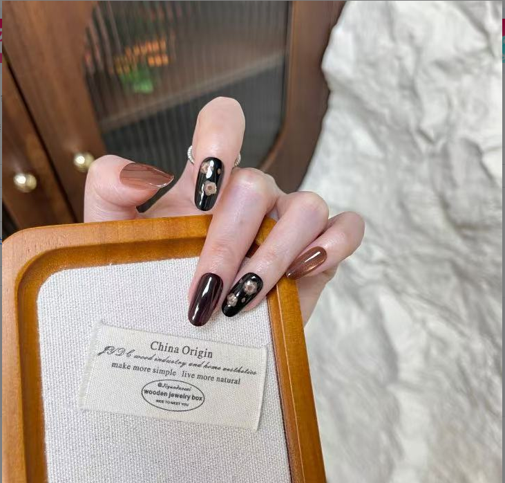 【老钱风】纯手工穿戴甲秋冬新款气质显白手绘美甲高级感千金复古风