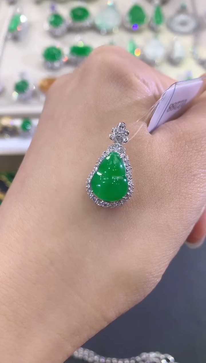 翡翠18K金镶嵌吊坠(不含链)V88不退换