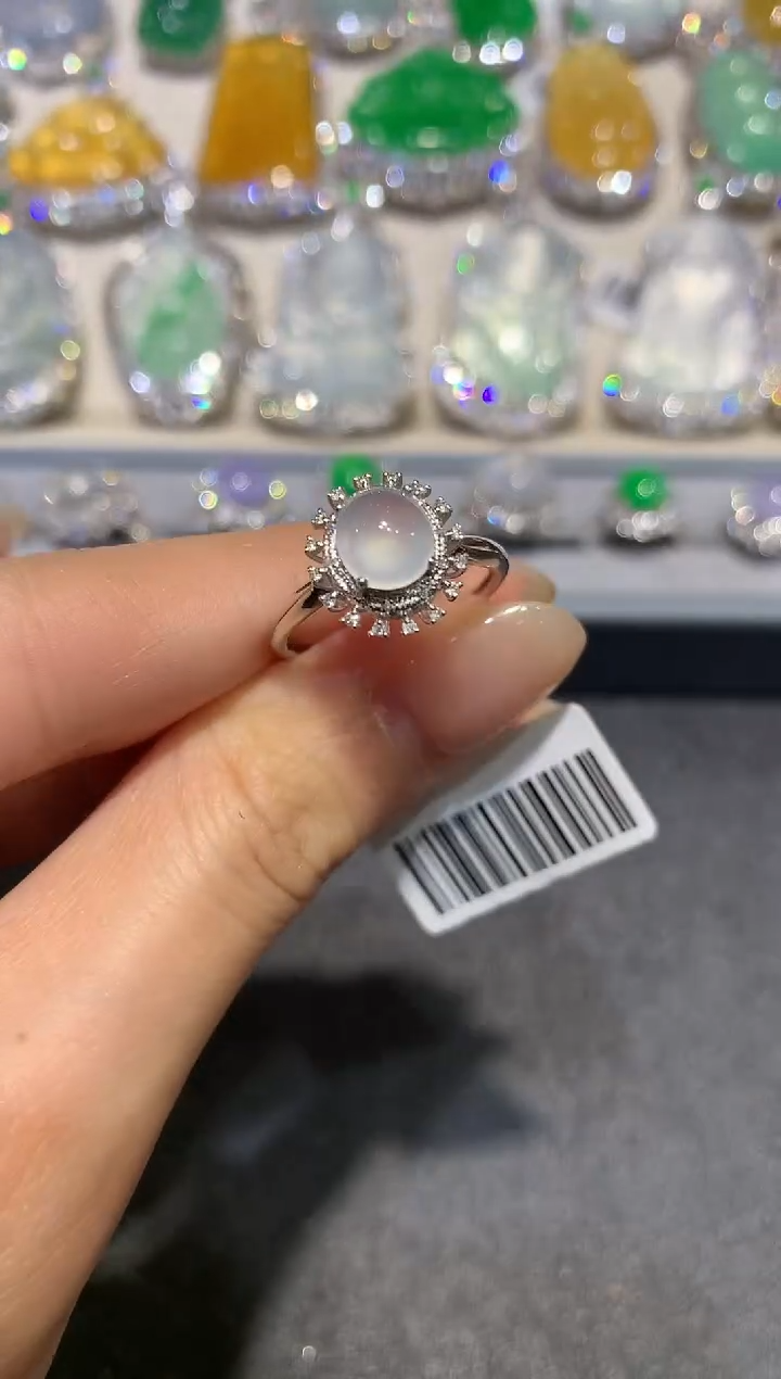 【闪购商品】翡翠戒指18K金镶嵌q53       