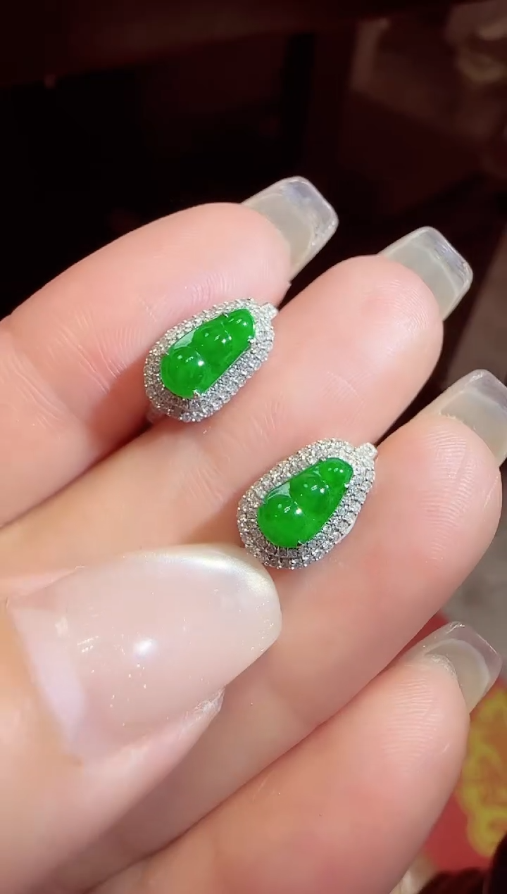 【闪购商品】翡翠耳饰18K金镶嵌豆子