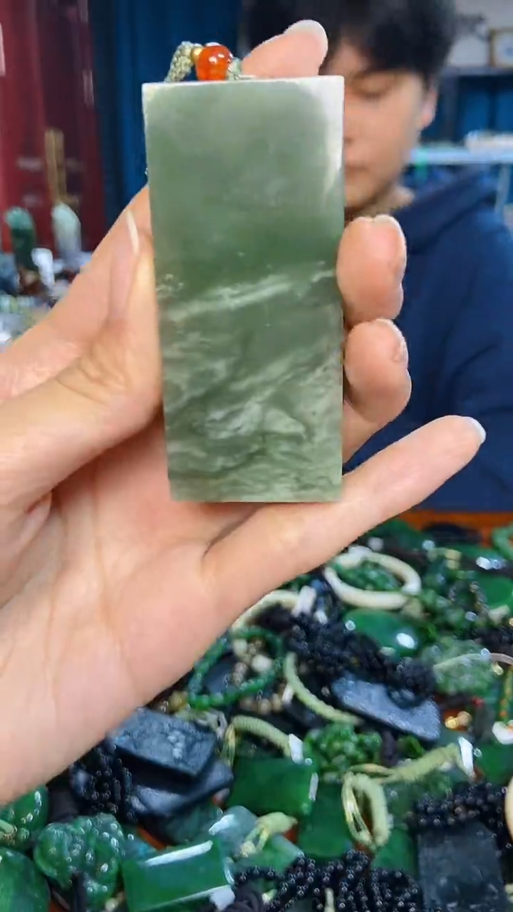 未镶嵌和田玉挂件1