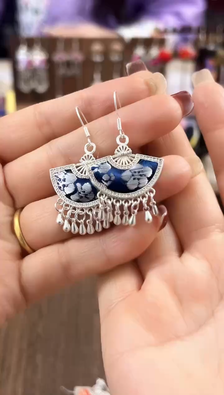 【闪购商品】织绣民族风老绣饰品102