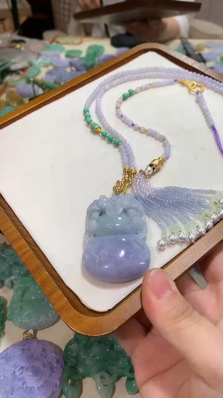 颈饰未镶嵌翡翠吊坠
