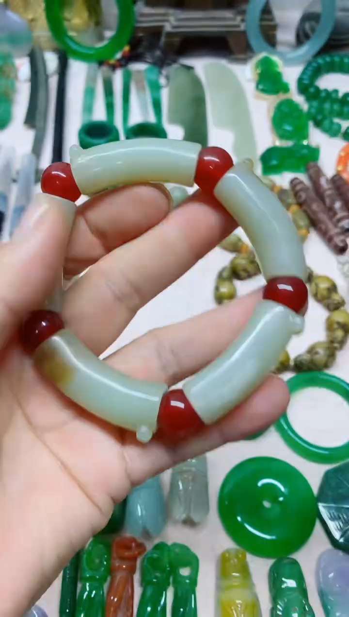 【闪购商品】8直播间的实时画面