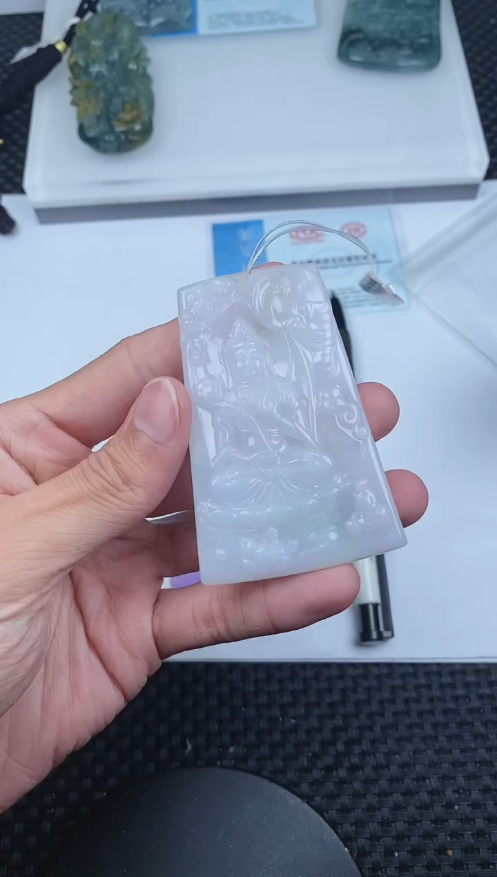 【闪购商品】翡翠颈饰未镶嵌          
