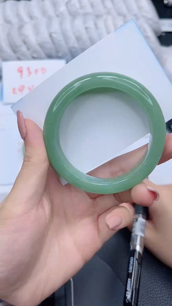 石英质玉手镯未镶嵌205-