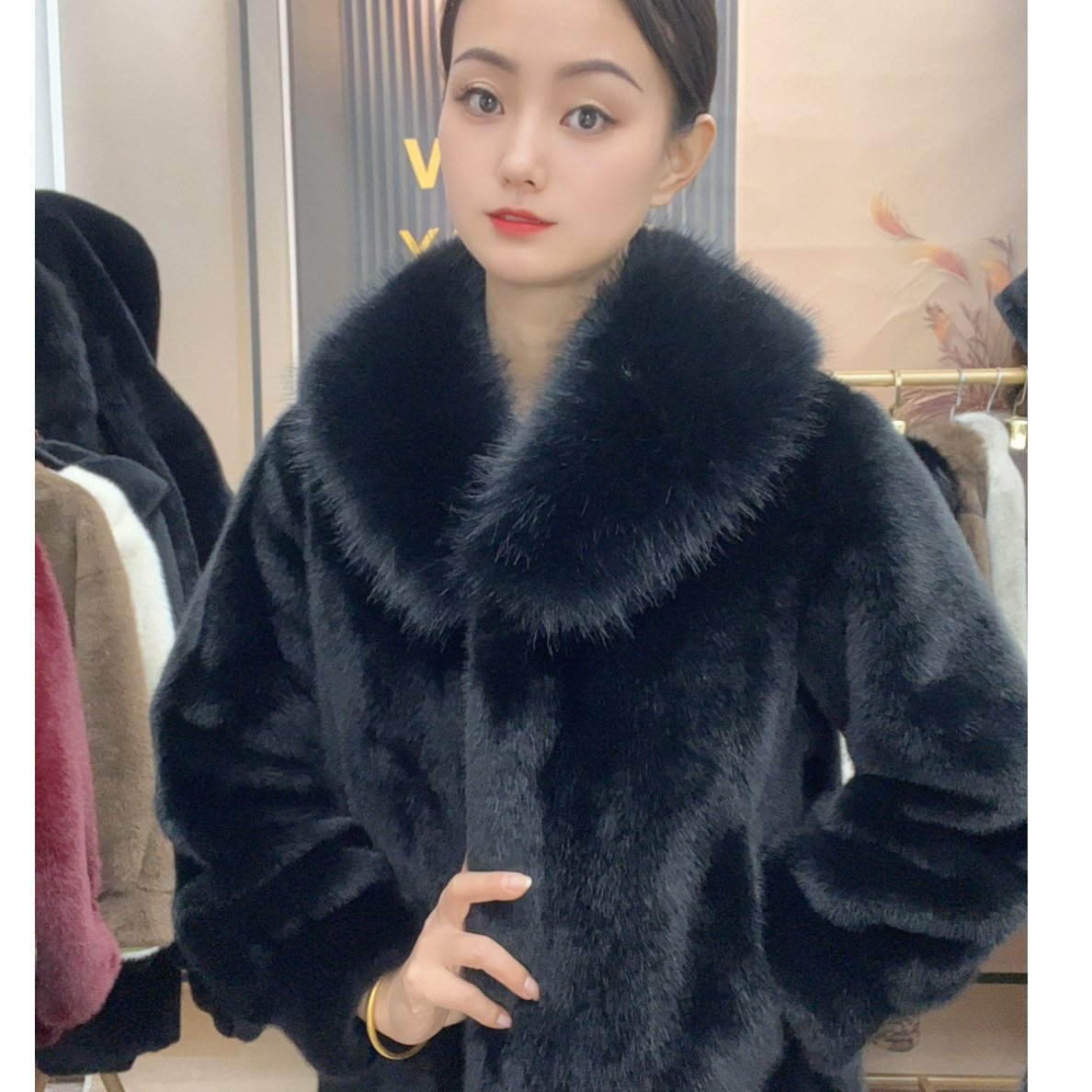 秋冬季新款大毛领气质女款中款保暖舒适时尚外套气质百搭