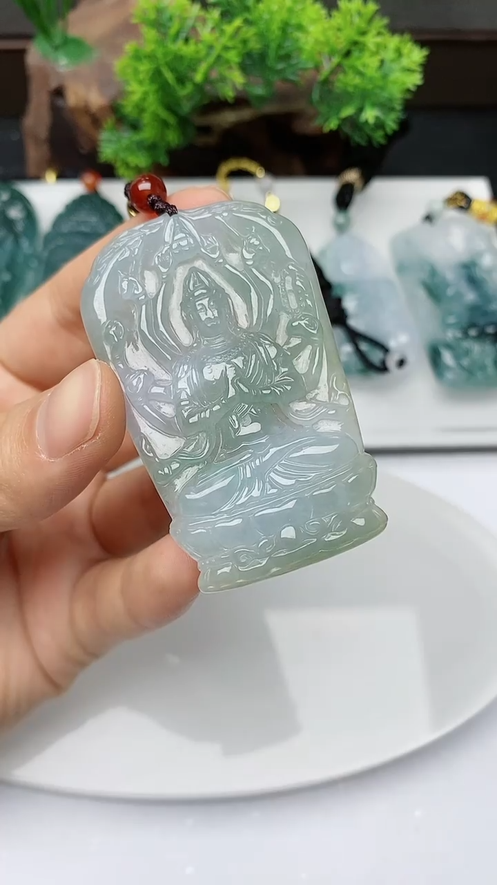 【闪购商品】翡翠颈饰未镶嵌        
