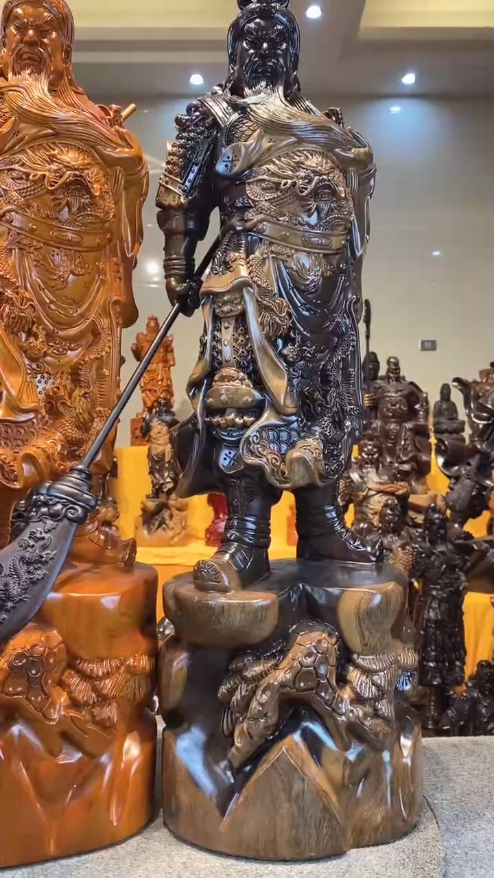 【闪购商品】风车木（黑檀木）木雕关公