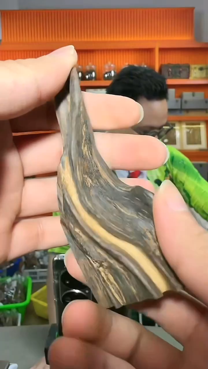 沉香手把件282号44g多样性发一