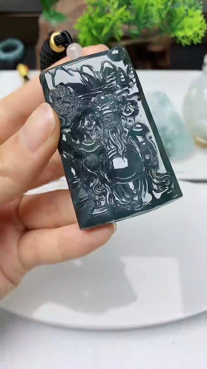 【闪购商品】翡翠颈饰未镶嵌          