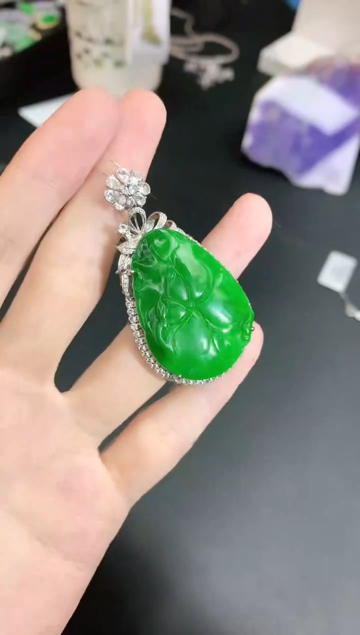 【闪购商品】翡翠颈饰18K金镶嵌赠礼盒证书 小君