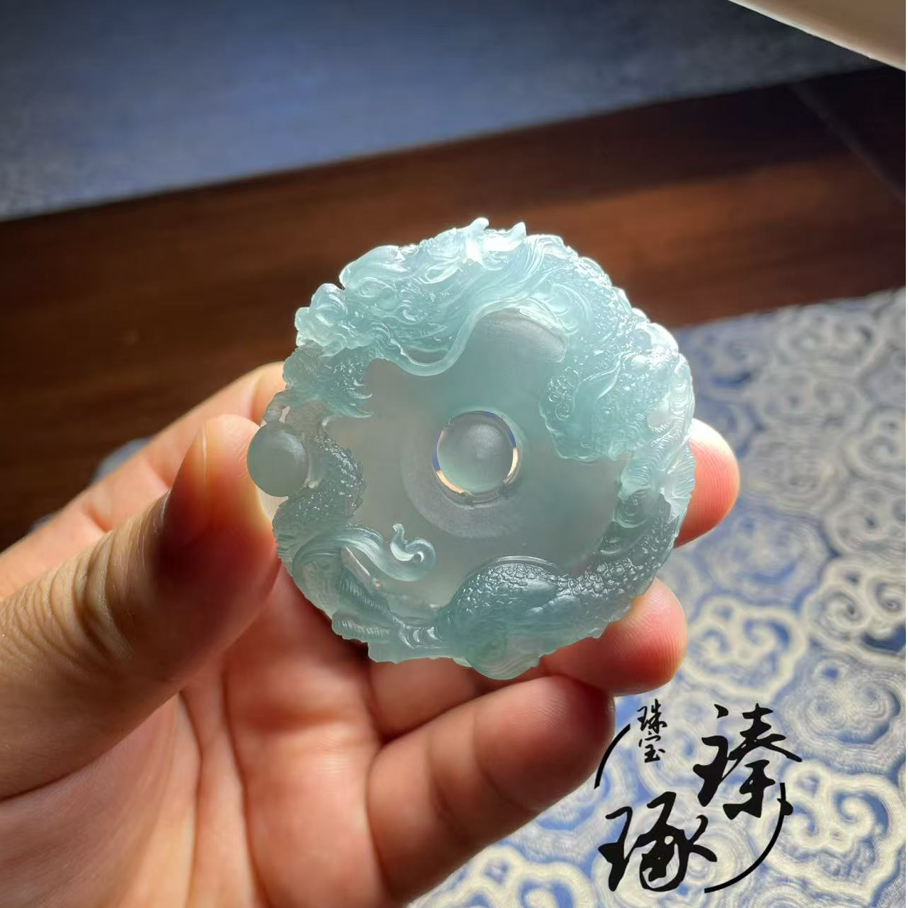 天然A货翡翠盘龙扣