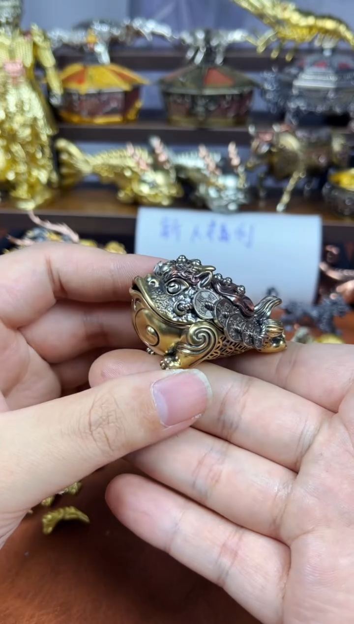 三足金蟾吊坠三铜合一手把件