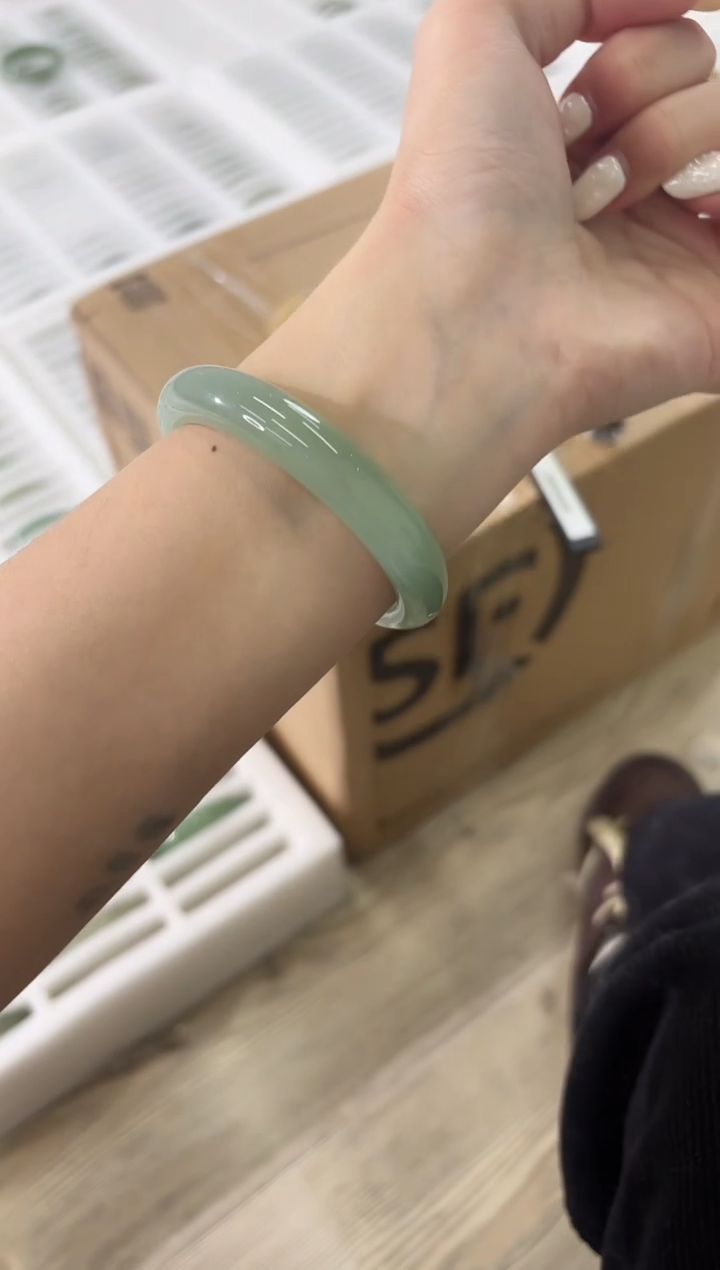 未镶嵌手镯石英质玉218-54D