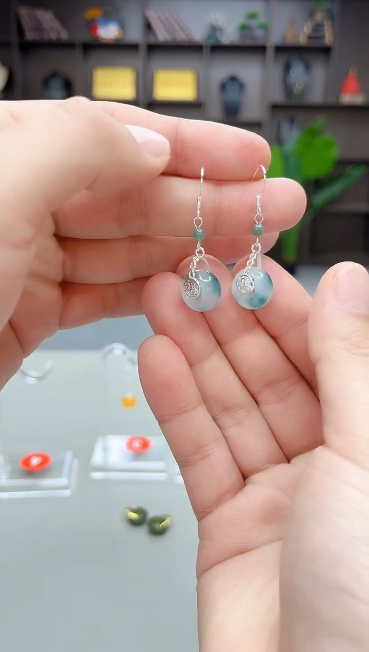 未镶嵌石英质玉（天山翠）耳饰721000